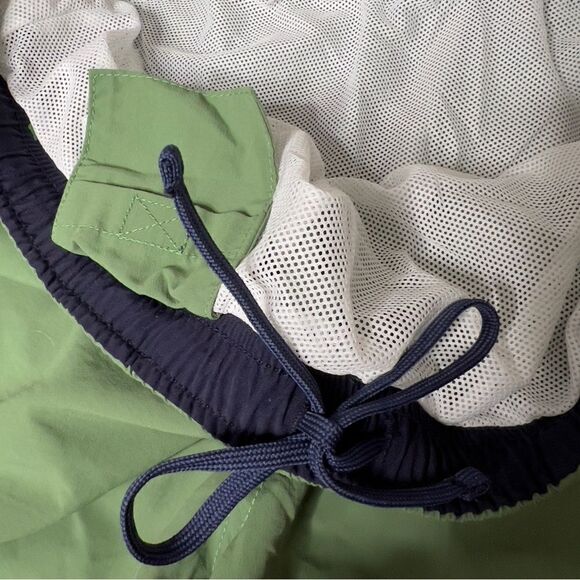 L.L. Bean Men’s Green Swim Cargo Trunks Shorts Size Large - Picture 4 of 6